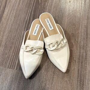 Steve Madden Cream Chain Accent Mules